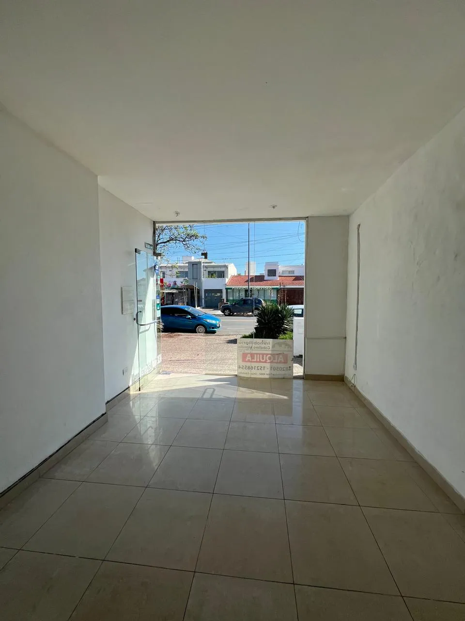 Local comercial sobre Menéndez Pidal - foto 2