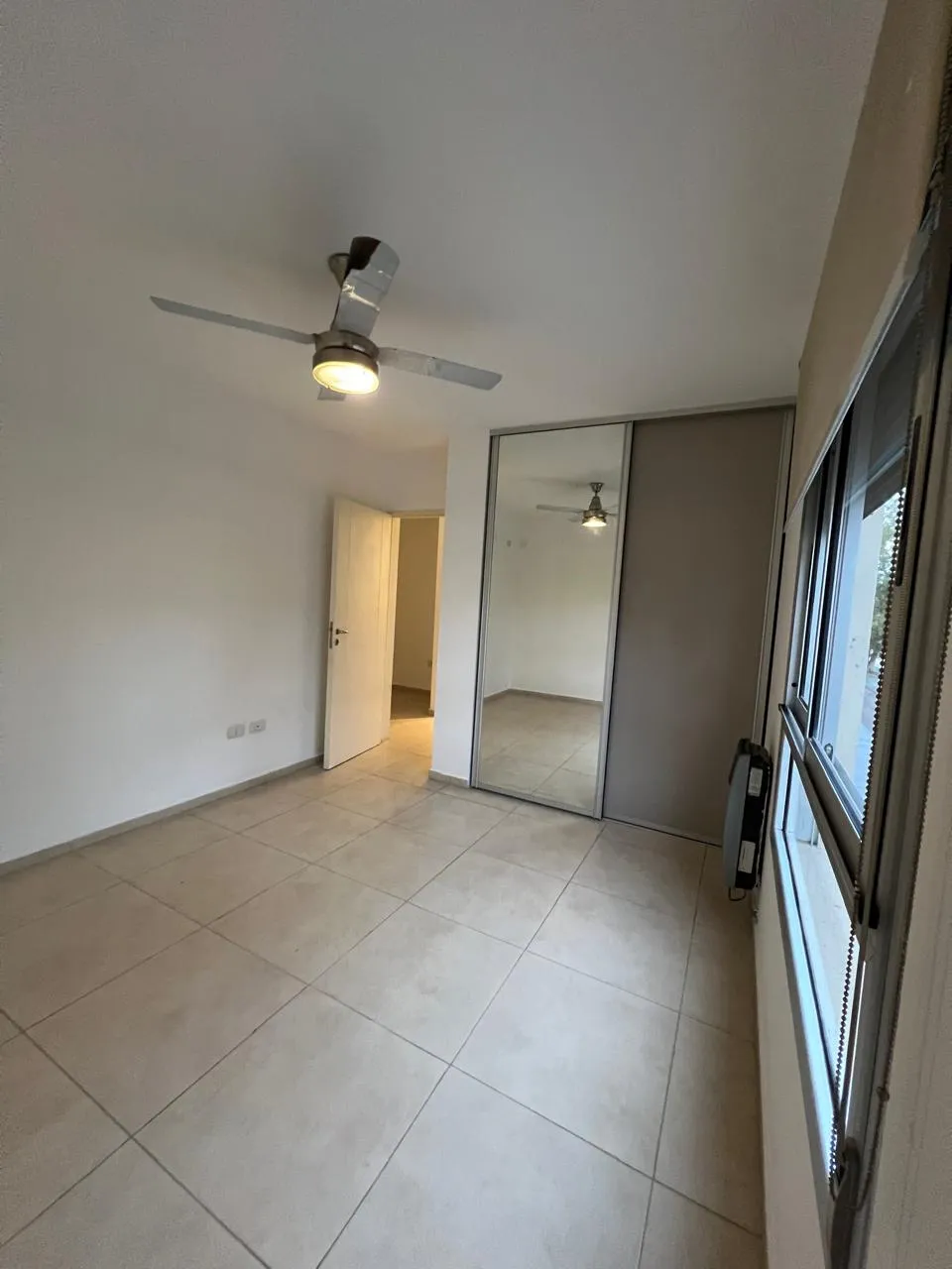 Departamento 2 dormitorios con balcón y cochera - foto 7