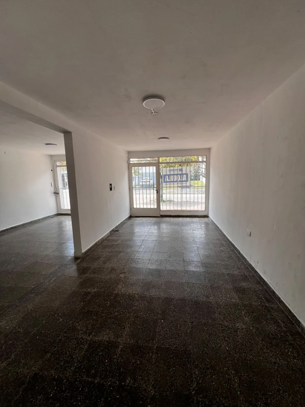 Local comercial con doble vidriera - foto 6