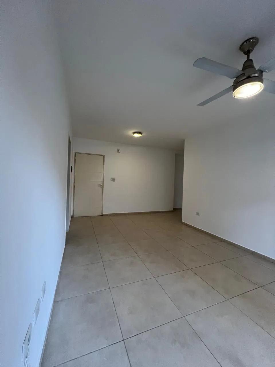 Departamento 2 dormitorios con balcón y cochera - foto 12