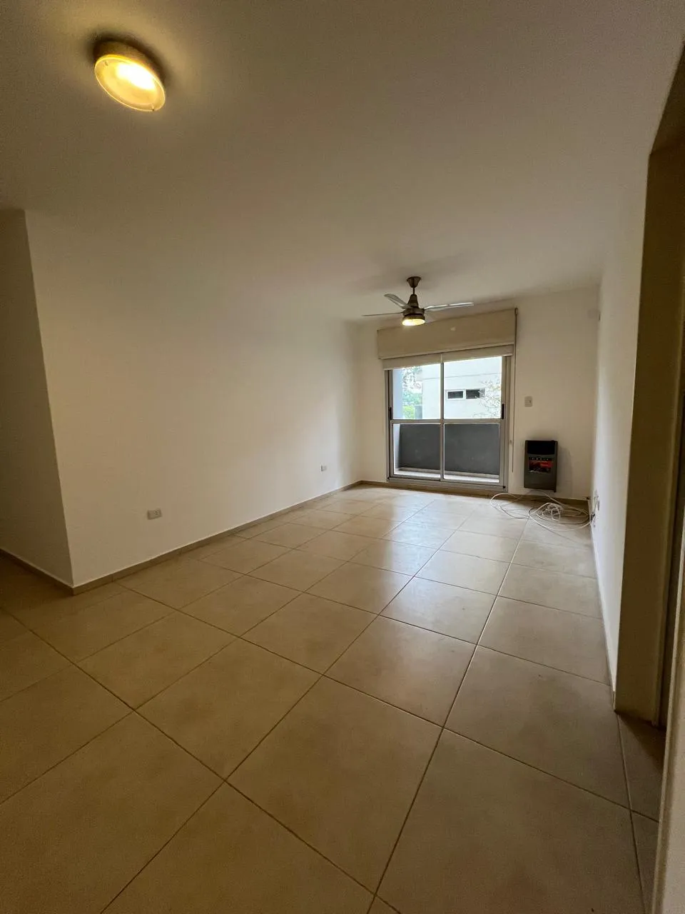 Departamento 2 dormitorios con balcón y cochera - foto 3