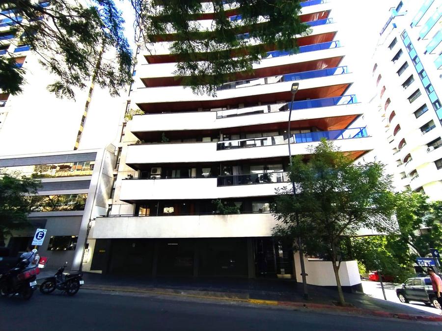 Piso entero a la venta en Nueva Cordoba con cochera – foto 1