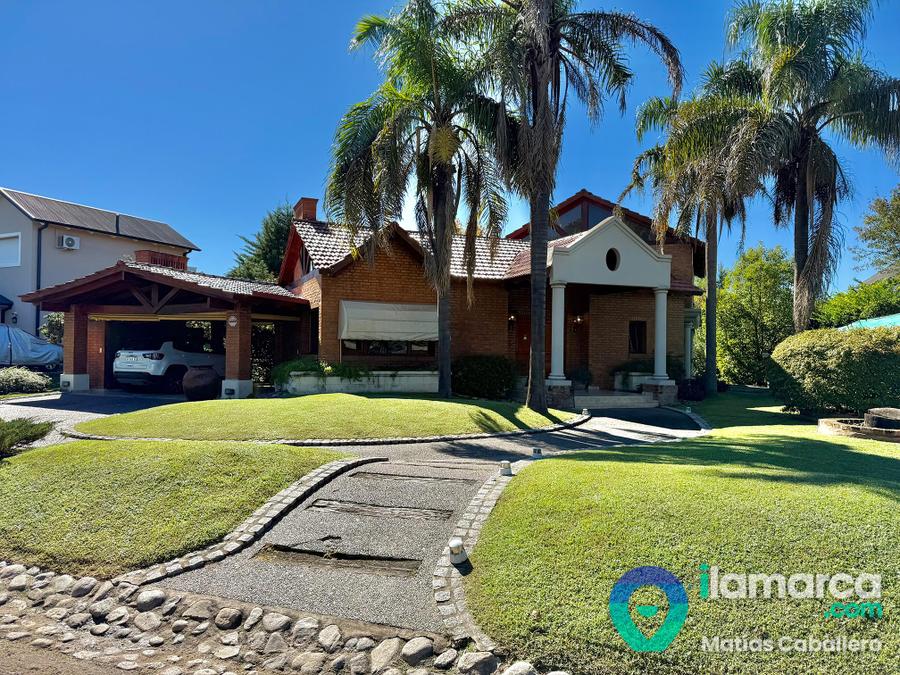 Casa familiar en Lomas de La Carolina: 3 dorm., pileta y quincho completo – foto 1