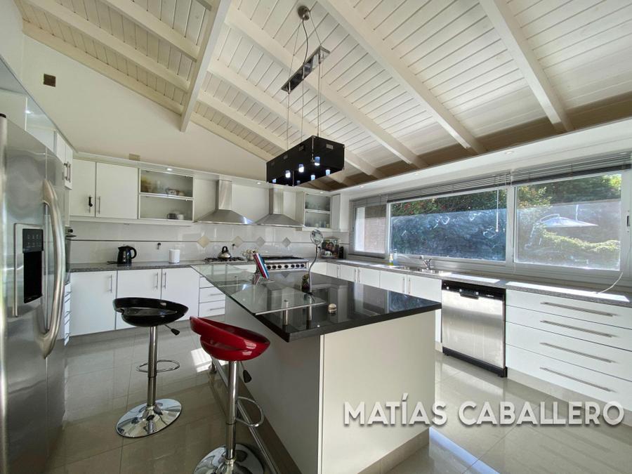 Lomas de la Carolina  4 dormitorios quincho separado al fondo – foto 4