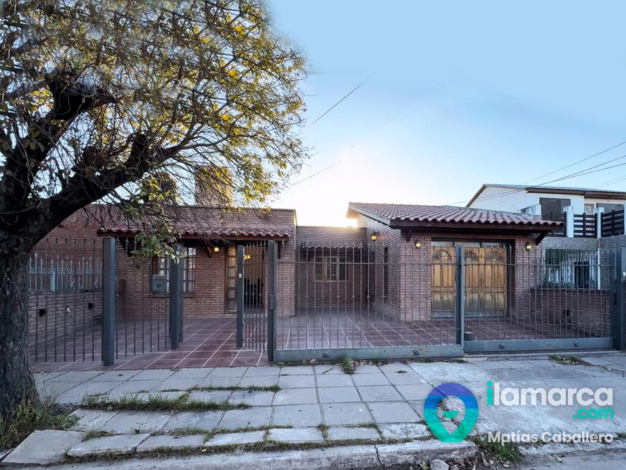 4 dormitorios en barrio Chateau, 2 casas en 1 todo en PB y renovado – foto 1