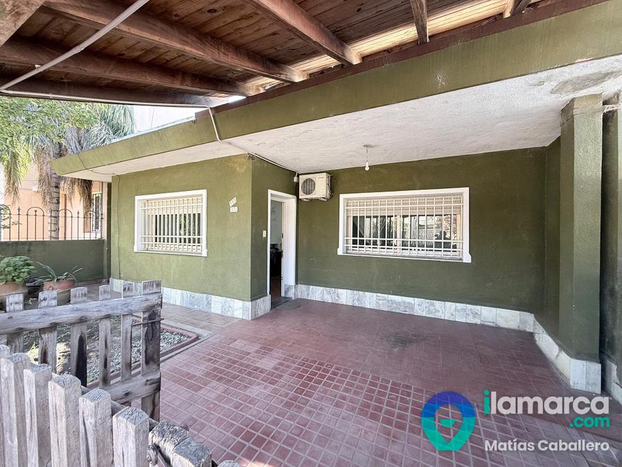 Casa en Villa Cabrera a 2 cuadras de Córdoba Shopping con amplio patio y cochera – foto 2