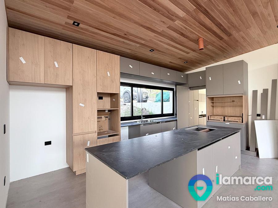 Casa a estrenar en Estancia Q2 — quincho independiente – foto 3