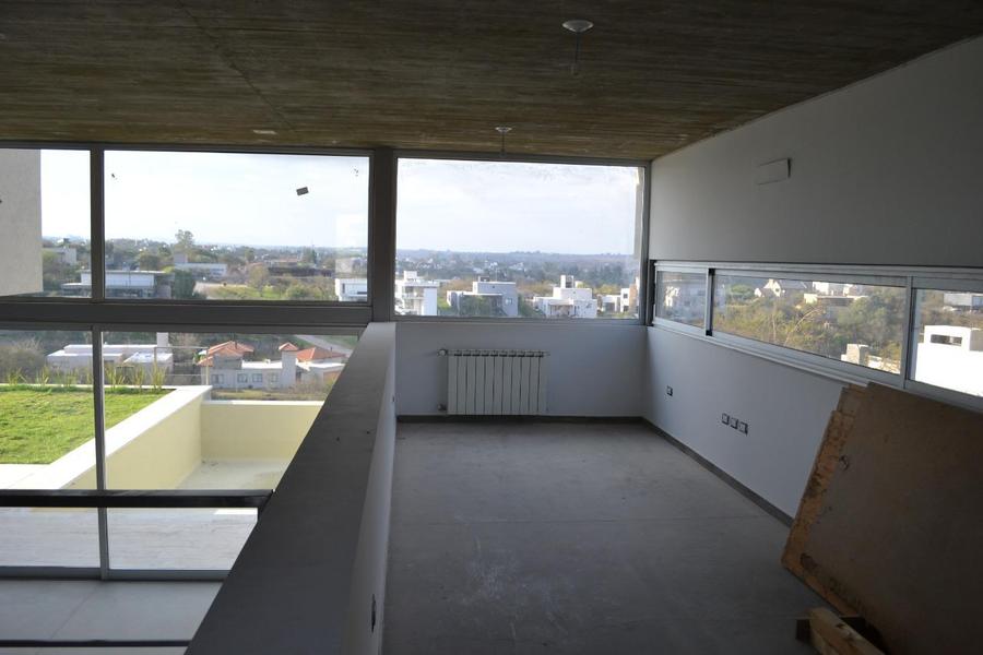 q2 Minimalista óptima orientación y vistas! – foto 4