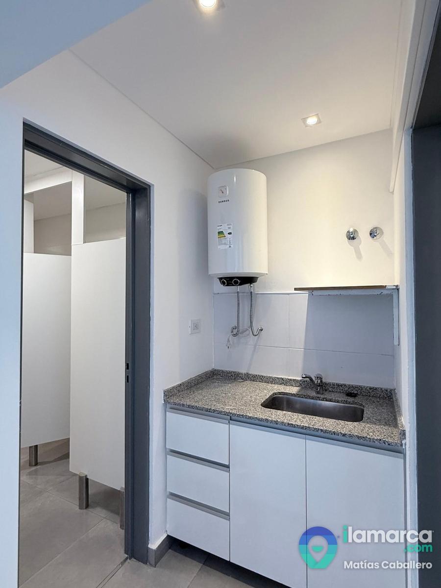 Oficina de 250 m² en Av. Colón, Alto Alberdi: dos naves y 4 baños – foto 6
