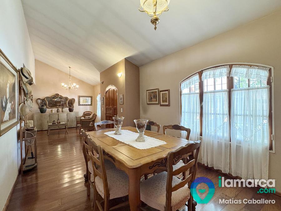 Casa en venta en Urca: 5 dormitorios, pileta y cochera doble – foto 6