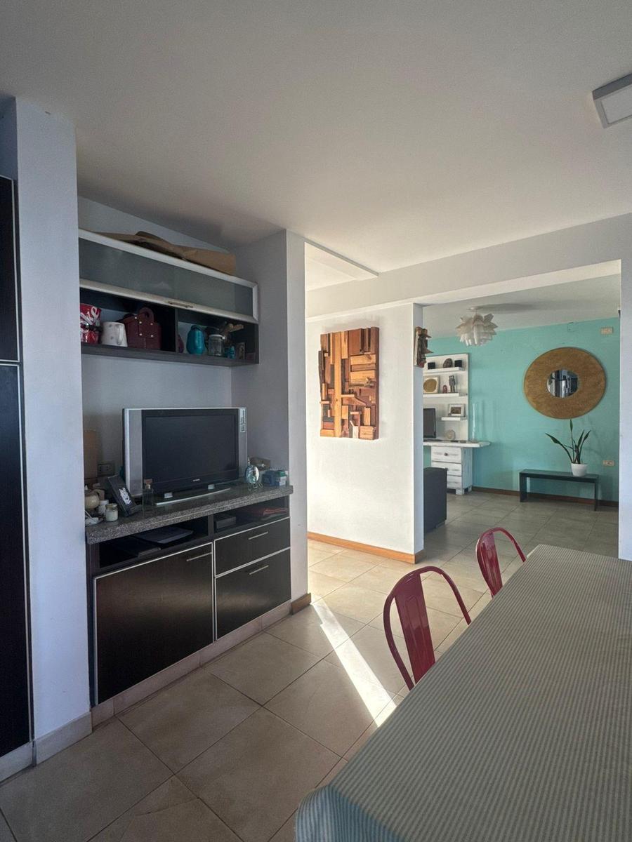 Casa a reciclar con 1323 m2 frente a plaza del Zorrilla en Cerro de Las Rosas – foto 3