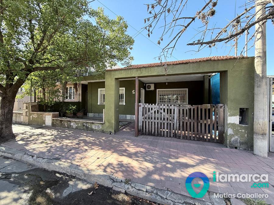 Casa en Villa Cabrera a 2 cuadras de Córdoba Shopping con amplio patio y cochera – foto 1