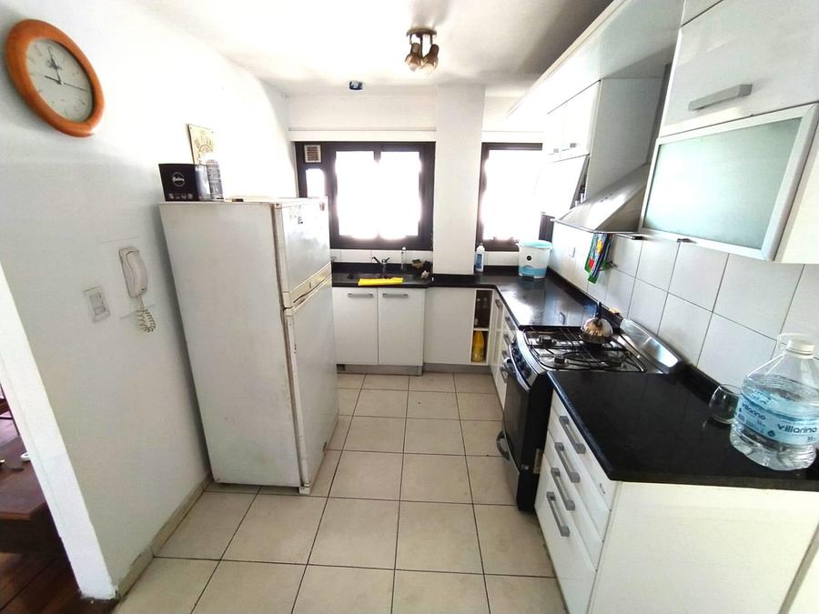 Piso entero a la venta en Nueva Cordoba con cochera – foto 5