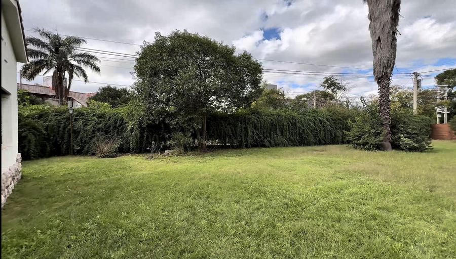 Casa a reciclar con 1323 m2 frente a plaza del Zorrilla en Cerro de Las Rosas – foto 47