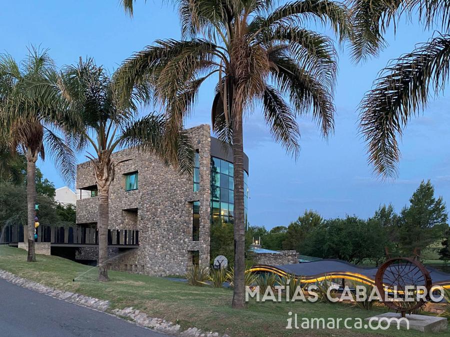 Casa a la venta en Lomas de la Carolina pensada como un hotel para la familia y amigos – foto 2