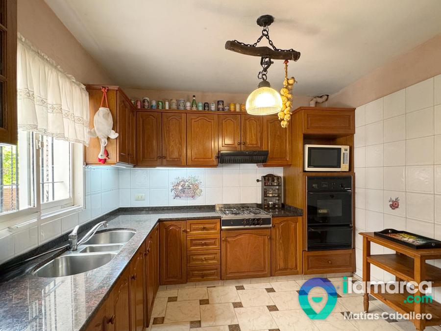 Casa en venta en Urca: 5 dormitorios, pileta y cochera doble – foto 22