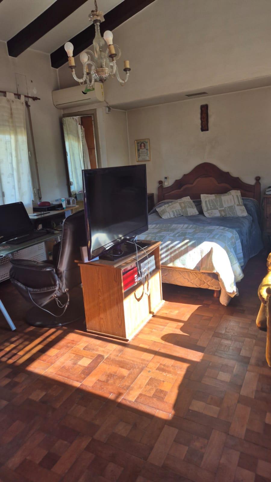 Casa a reciclar con 1323 m2 frente a plaza del Zorrilla en Cerro de Las Rosas – foto 11