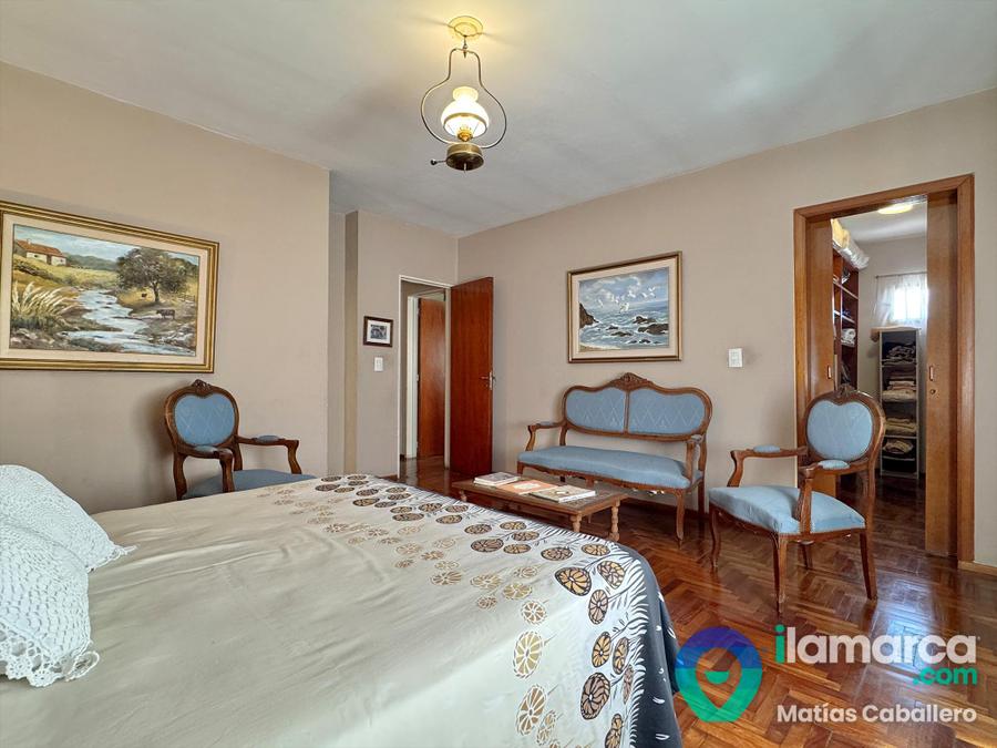 Casa en venta en Urca: 5 dormitorios, pileta y cochera doble – foto 18
