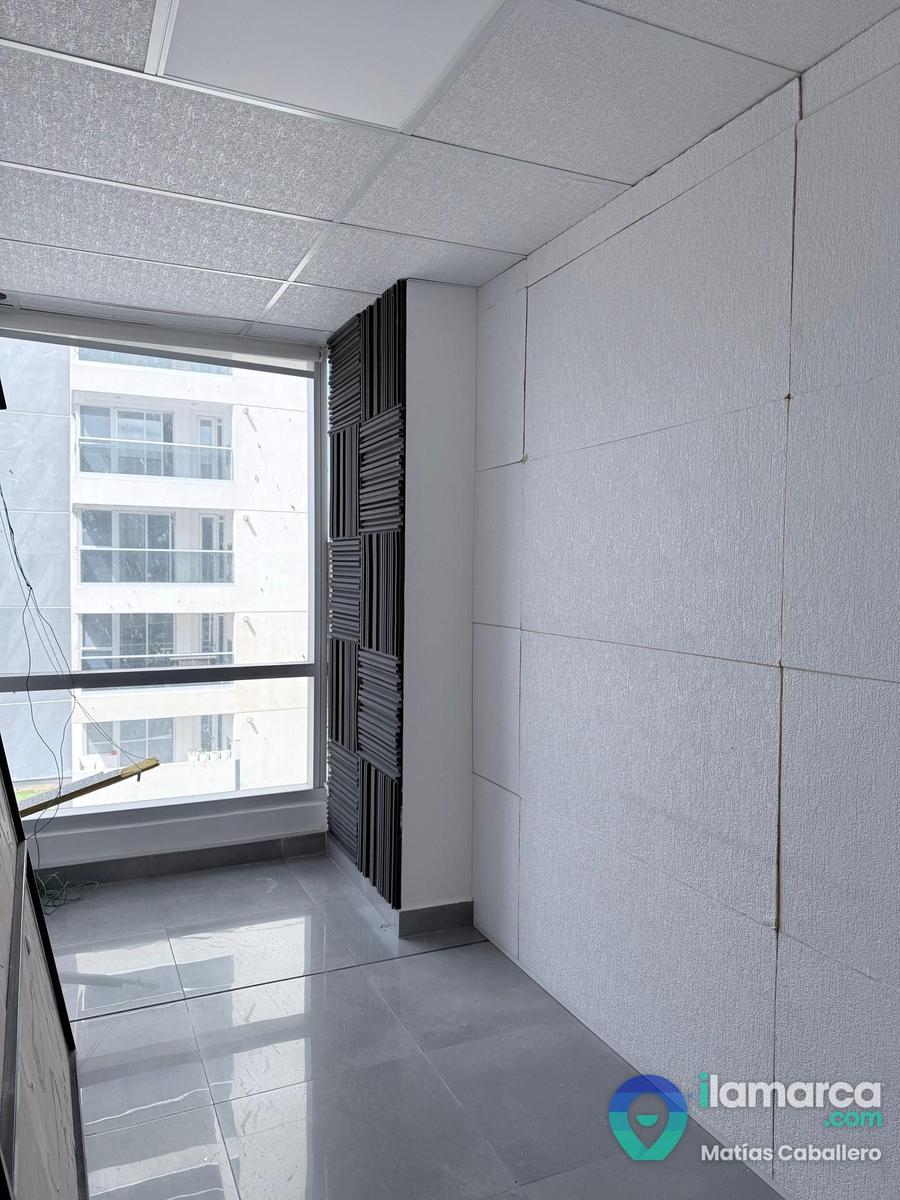 Oficina de 250 m² en Av. Colón, Alto Alberdi: dos naves y 4 baños – foto 5