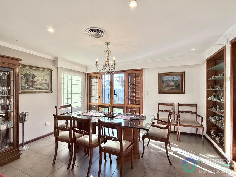 CASA EN VENTA EN URCA - DOBLE TERRENO 770 M² - 4 DORMITORIOS, PILETA Y QUINCHO – foto 4
