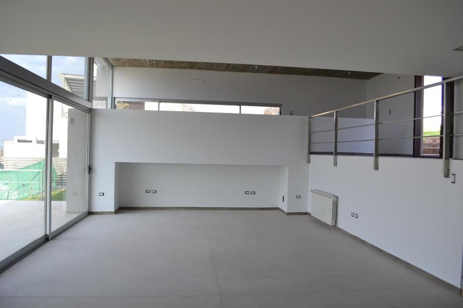 q2 Minimalista óptima orientación y vistas! – foto 34