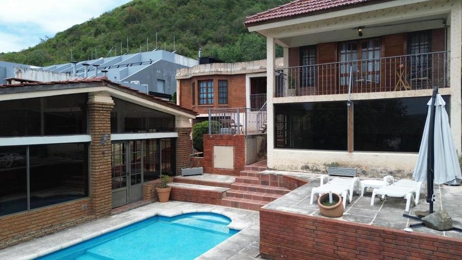Propiedad Multifamiliar 294m² c/Pileta - Villa Carlos Paz – foto 8