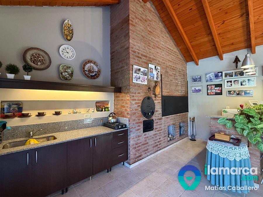 Casa familiar en Lomas de La Carolina: 3 dorm., pileta y quincho completo – foto 36