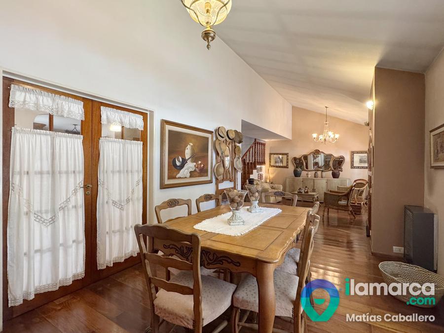 Casa en venta en Urca: 5 dormitorios, pileta y cochera doble – foto 5