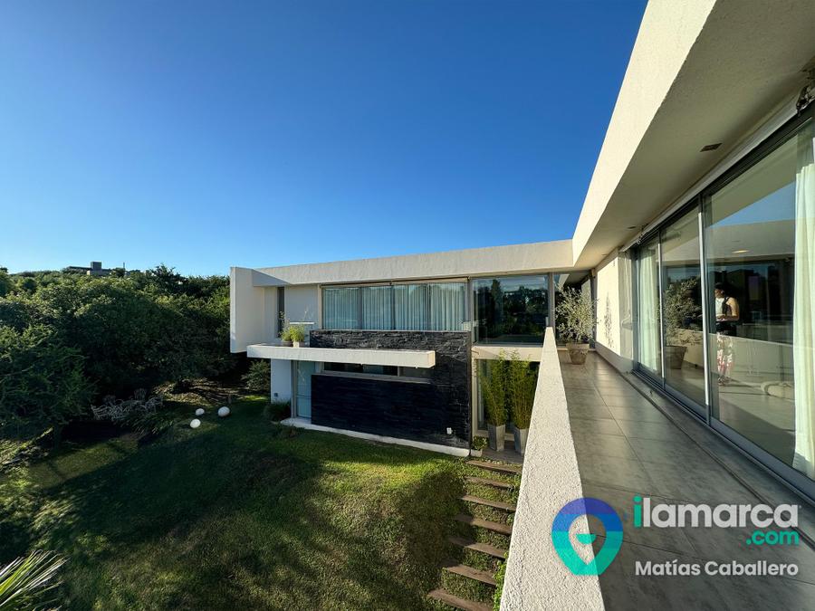 Casa a la venta de 4 dormitorios en q2 de Categoría – foto 1