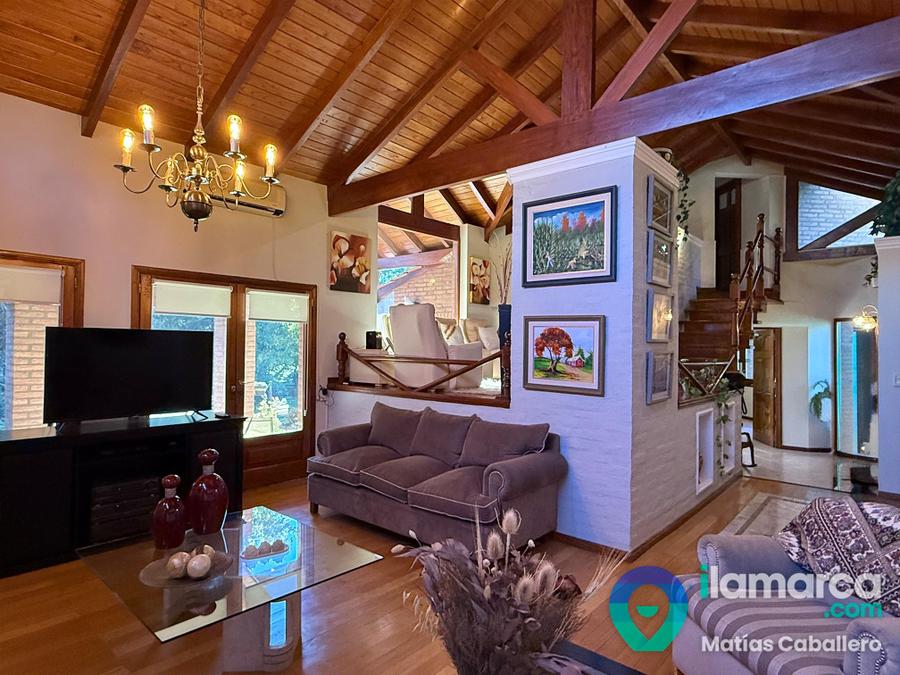 Casa familiar en Lomas de La Carolina: 3 dorm., pileta y quincho completo – foto 4