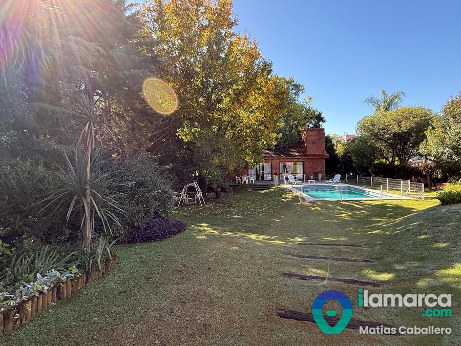 Casa familiar en Lomas de La Carolina: 3 dorm., pileta y quincho completo – foto 28