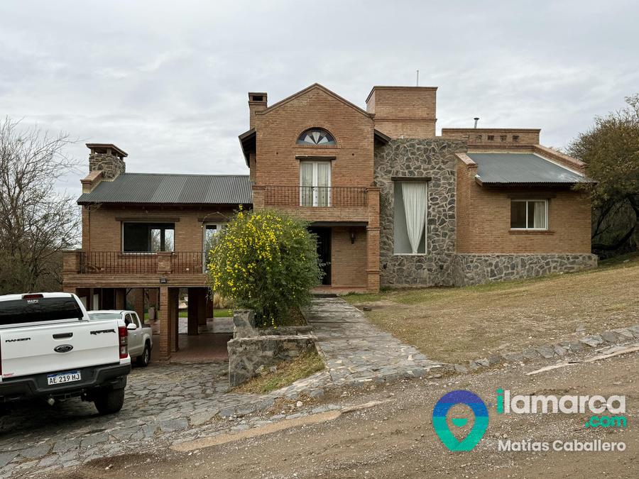 Casa en venta en Country Cuatro Hojas Córdoba – 3 dormitorios, 2000 m² de terreno y pileta – foto 1