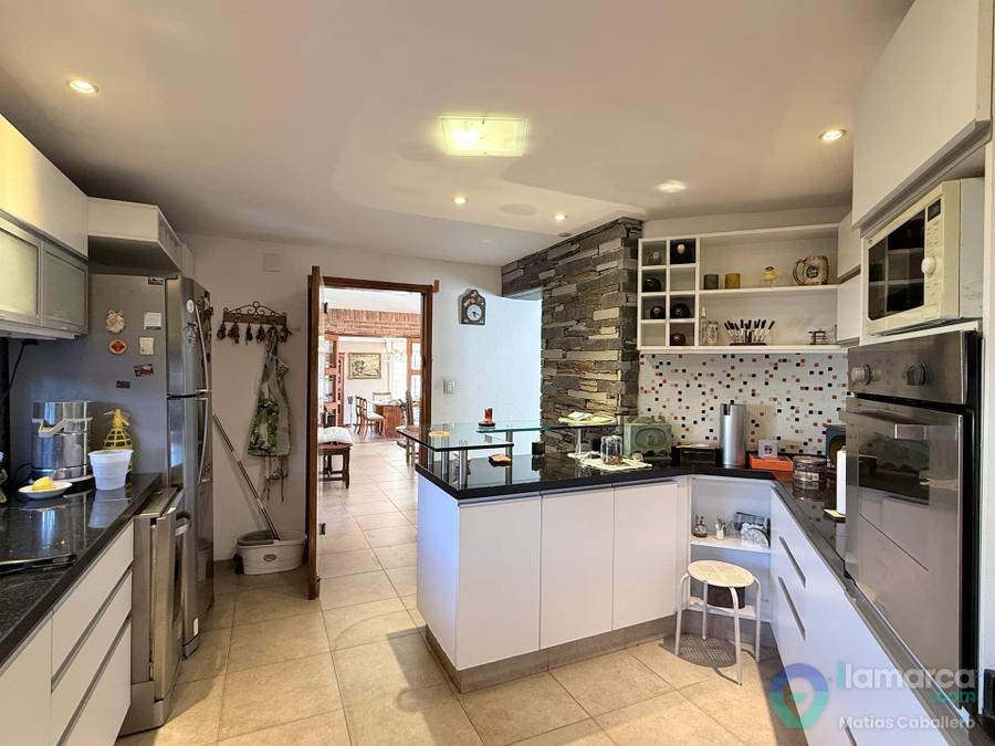 CASA EN VENTA EN URCA - DOBLE TERRENO 770 M² - 4 DORMITORIOS, PILETA Y QUINCHO – foto 9