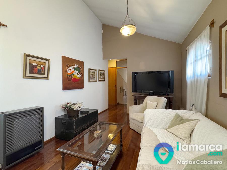 Casa en venta en Urca: 5 dormitorios, pileta y cochera doble – foto 8