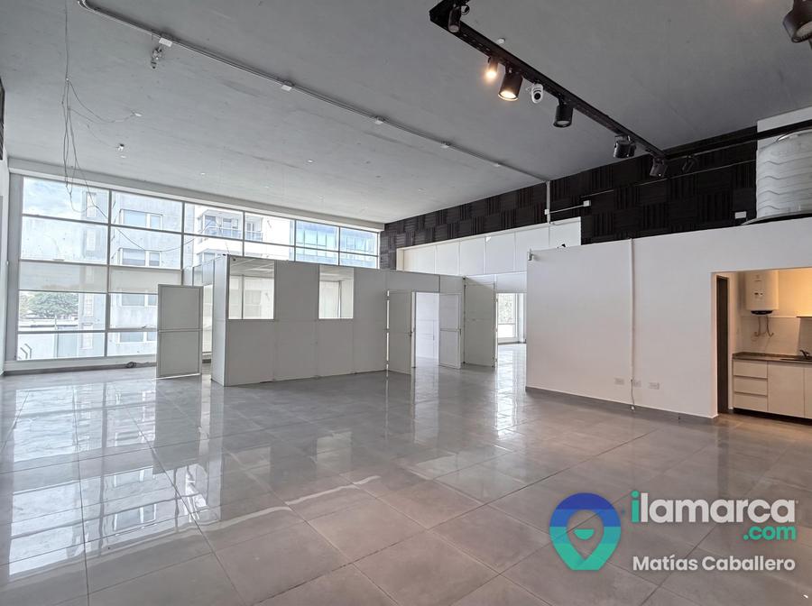 Oficina de 250 m² en Av. Colón, Alto Alberdi: dos naves y 4 baños – foto 1
