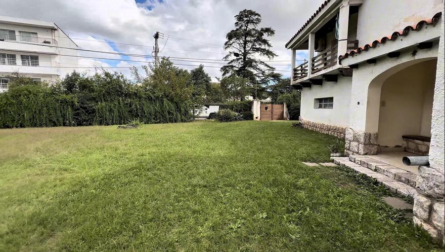 Casa a reciclar con 1323 m2 frente a plaza del Zorrilla en Cerro de Las Rosas – foto 46