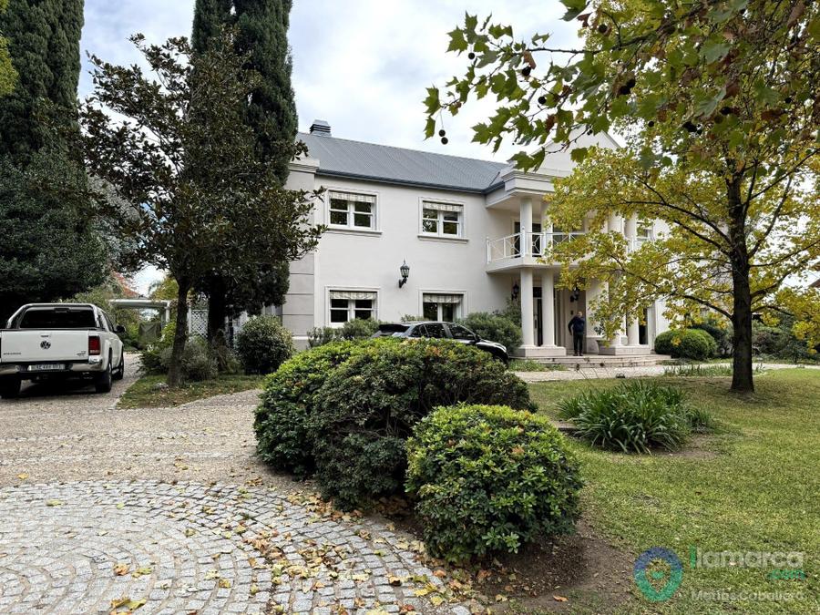 Casa de categoría en Las Delicias,  4 dormitorios, piscina climatizada y quincho, U$S 850.000 – foto 4