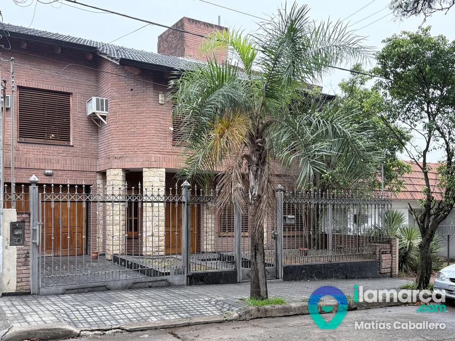 Casa de Categoria a 10 minutos de la Ciudad Universitaria con Quincho y Pileta – foto 1